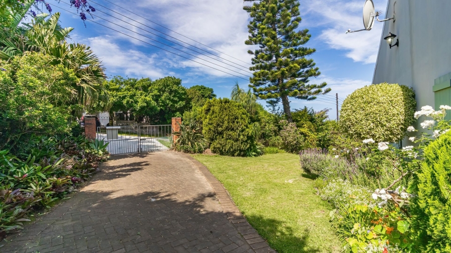3 Bedroom Property for Sale in Sunrise On Sea Eastern Cape
